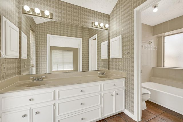 12322 Meadow Ridge Drive, Stafford, TX 77477