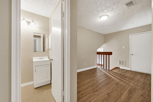 12322 Meadow Ridge Drive, Stafford, TX 77477