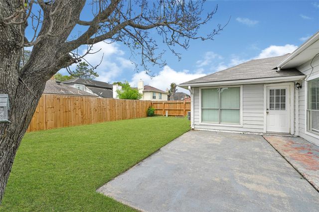 12322 Meadow Ridge Drive, Stafford, TX 77477