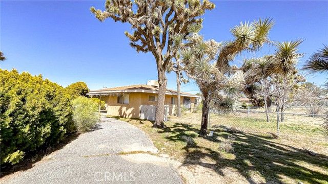 7411 Joshua Ln, Yucca Valley, CA 92284