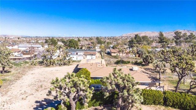 7411 Joshua Ln, Yucca Valley, CA 92284