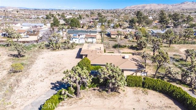 7411 Joshua Ln, Yucca Valley, CA 92284