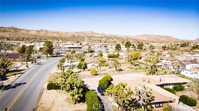 7411 Joshua Ln, Yucca Valley, CA 92284