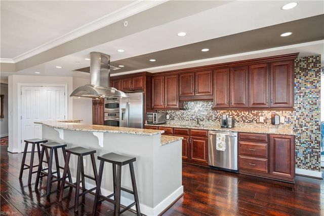 4545 Commerce St Unit 2706, Virginia Beach, VA 23462