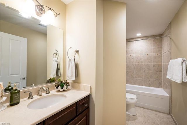 4545 Commerce St Unit 2706, Virginia Beach, VA 23462
