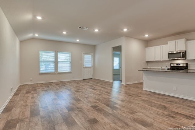 5563 Stormie Keep, San Antonio, TX 78266