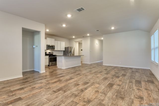 5563 Stormie Keep, San Antonio, TX 78266