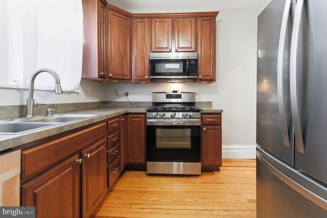 250 E EMAUS ST, Middletown, PA 17057