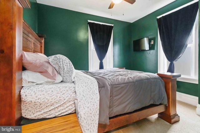 250 E EMAUS ST, Middletown, PA 17057