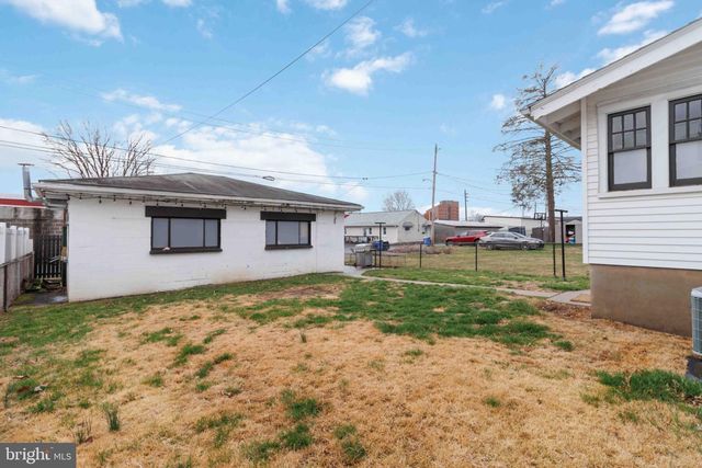 250 E EMAUS ST, Middletown, PA 17057