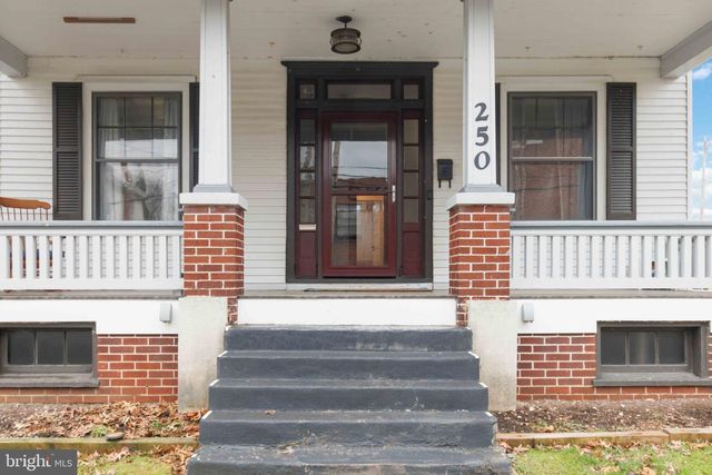 250 E EMAUS ST, Middletown, PA 17057