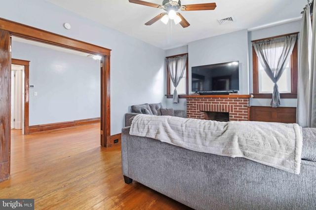 250 E EMAUS ST, Middletown, PA 17057