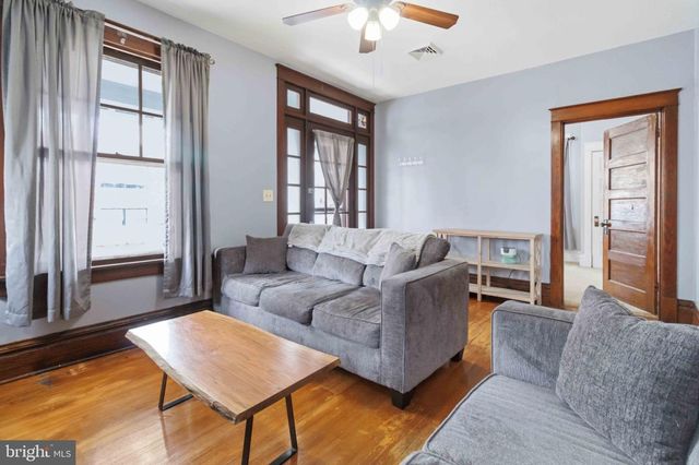 250 E EMAUS ST, Middletown, PA 17057