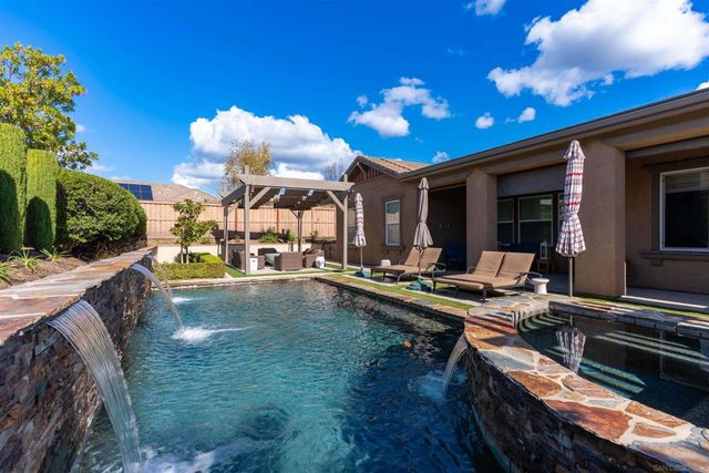 2067 James Gaynor, Fallbrook, CA 92028