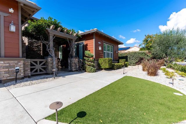 2067 James Gaynor, Fallbrook, CA 92028