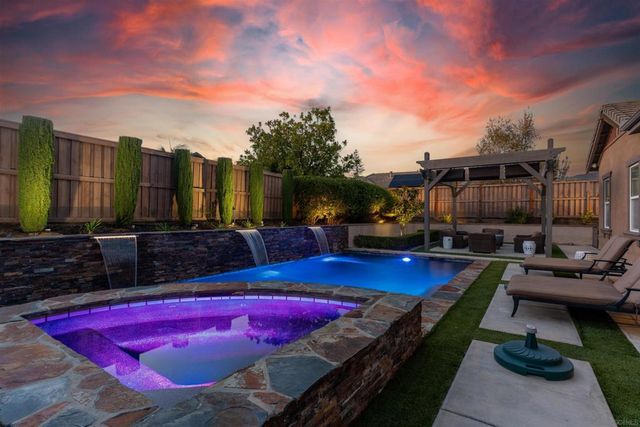 2067 James Gaynor, Fallbrook, CA 92028