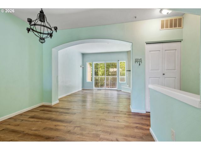 12085 Sw SAGEHEN St 103, Beaverton, OR 97007
