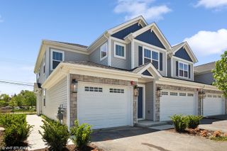 329 Masters Drive, Addison, IL 60101