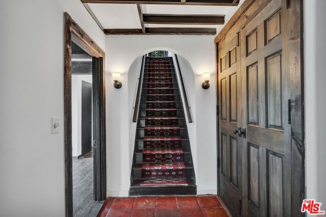 1570 Sanborn Avenue, Los Angeles, CA 90027