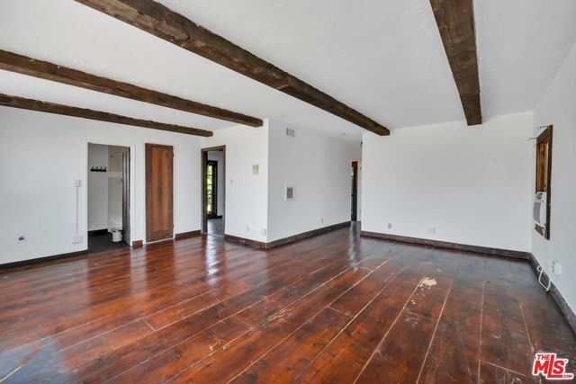 1570 Sanborn Avenue, Los Angeles, CA 90027