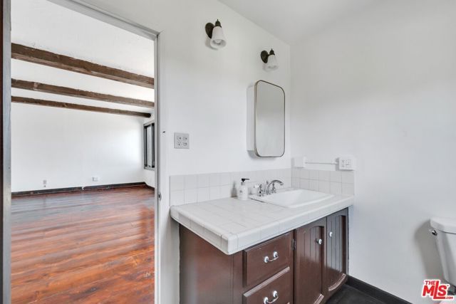 1570 Sanborn Avenue, Los Angeles, CA 90027