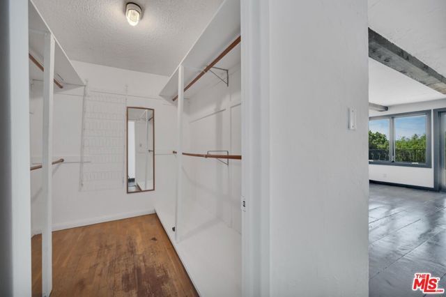 1570 Sanborn Avenue, Los Angeles, CA 90027