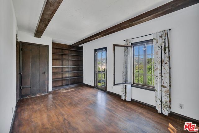 1570 Sanborn Avenue, Los Angeles, CA 90027