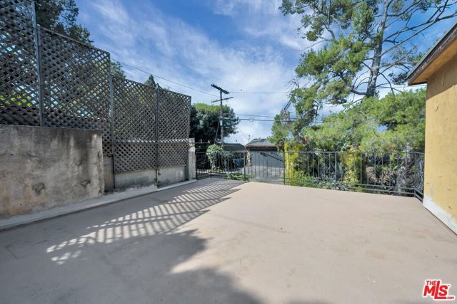 1570 Sanborn Avenue, Los Angeles, CA 90027