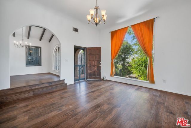 1570 Sanborn Avenue, Los Angeles, CA 90027