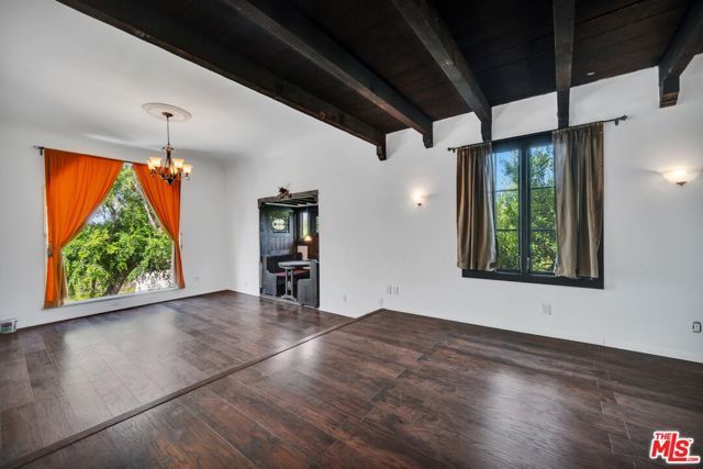 1570 Sanborn Avenue, Los Angeles, CA 90027