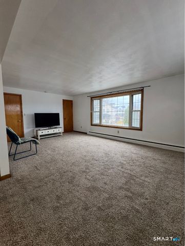 16 Grove Street, New London, CT 06320