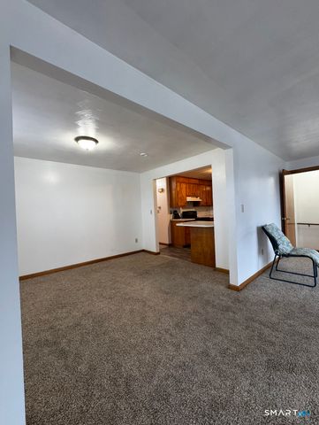 16 Grove Street, New London, CT 06320