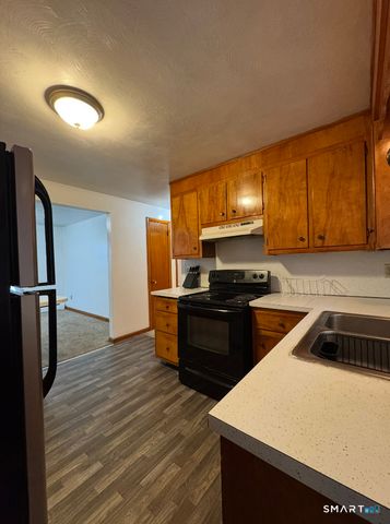 16 Grove Street, New London, CT 06320