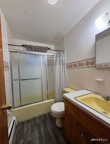 16 Grove Street, New London, CT 06320