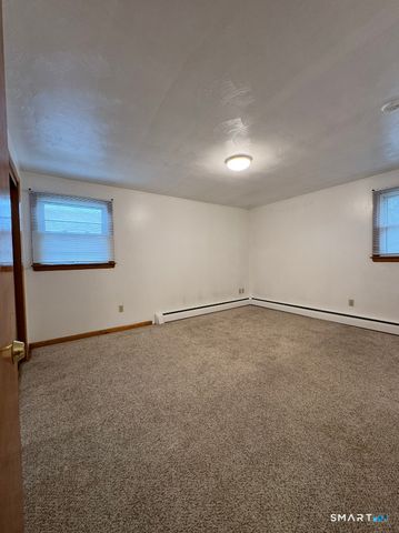 16 Grove Street, New London, CT 06320