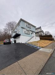 16 Grove Street, New London, CT 06320