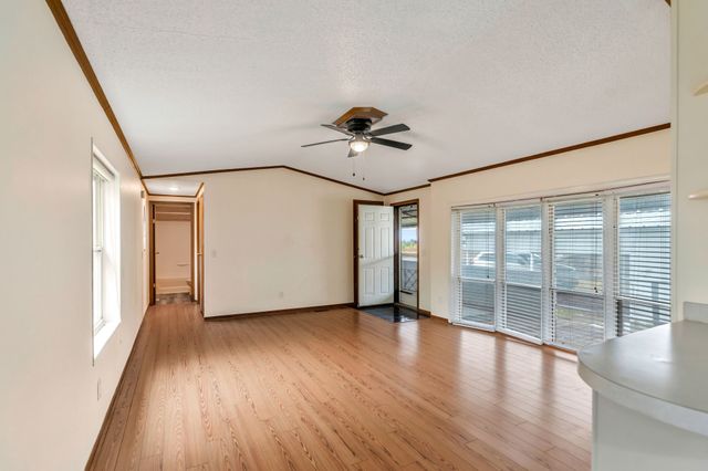 600 Mcduff Avenue, Grandview, TX 76050