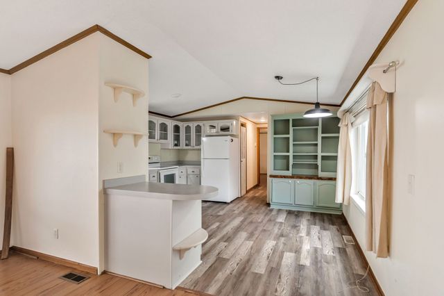 600 Mcduff Avenue, Grandview, TX 76050