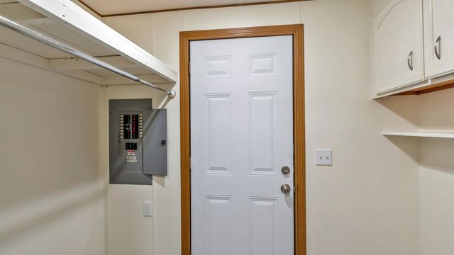 600 Mcduff Avenue, Grandview, TX 76050