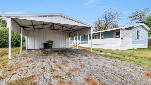 600 Mcduff Avenue, Grandview, TX 76050