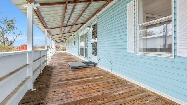 600 Mcduff Avenue, Grandview, TX 76050