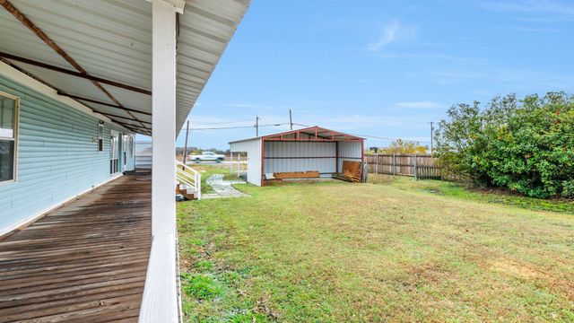 600 Mcduff Avenue, Grandview, TX 76050