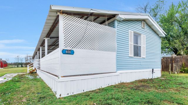 600 Mcduff Avenue, Grandview, TX 76050