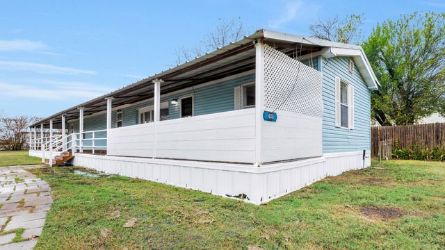 600 Mcduff Avenue, Grandview, TX 76050