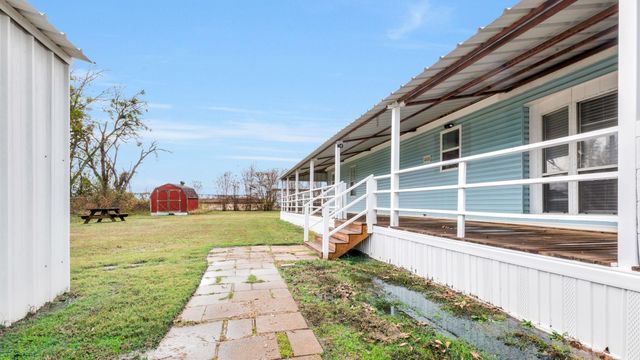 600 Mcduff Avenue, Grandview, TX 76050