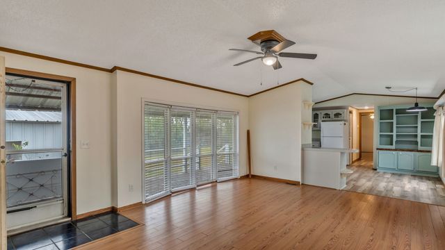 600 Mcduff Avenue, Grandview, TX 76050