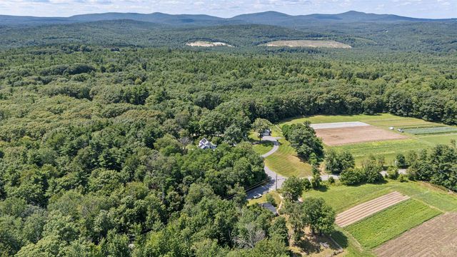592 Abbot Hill Road, Wilton, NH 03086