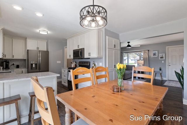 2556 Windcrest Street, Jenison, MI 49428