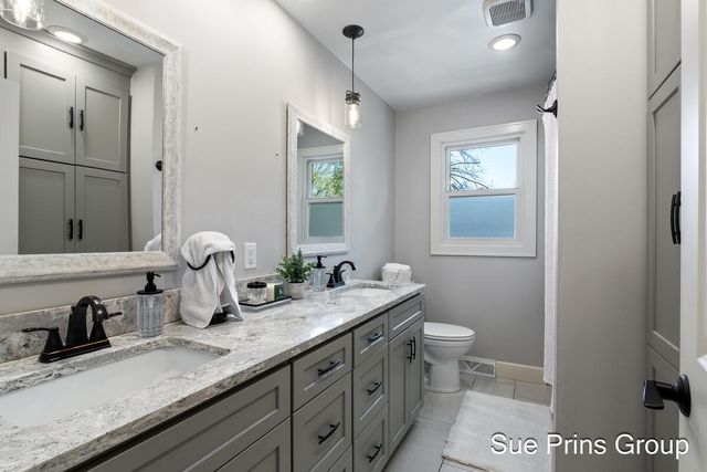 2556 Windcrest Street, Jenison, MI 49428
