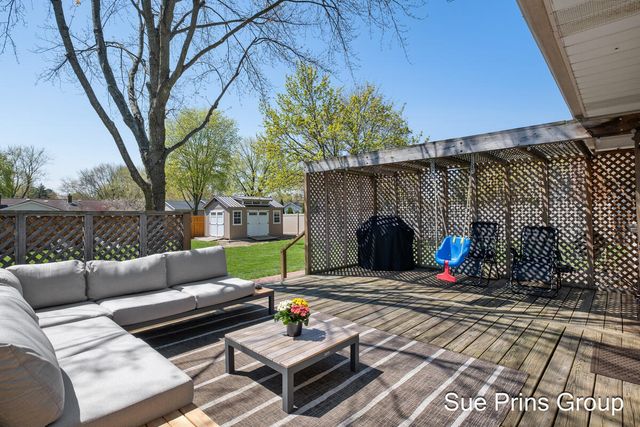 2556 Windcrest Street, Jenison, MI 49428